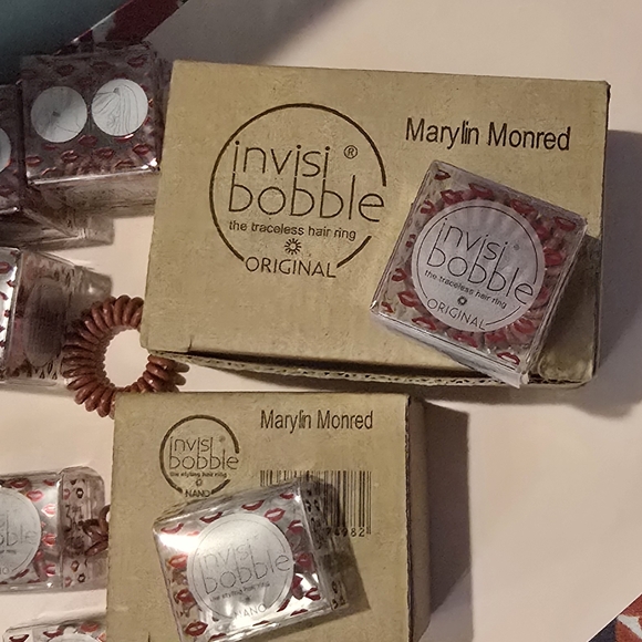 Limited Edition Lips- Hair Tie Bundle - Picture 3 of 4